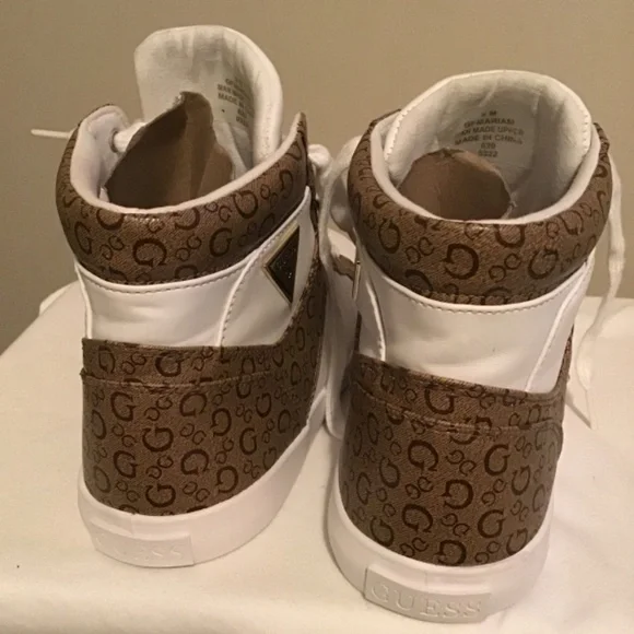 🔥GUESS, women’s size 9M, super clean, pre-owned, see photos - Picture 4 of 6